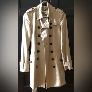 Burberry Jackets & Coats size 2 fit XS